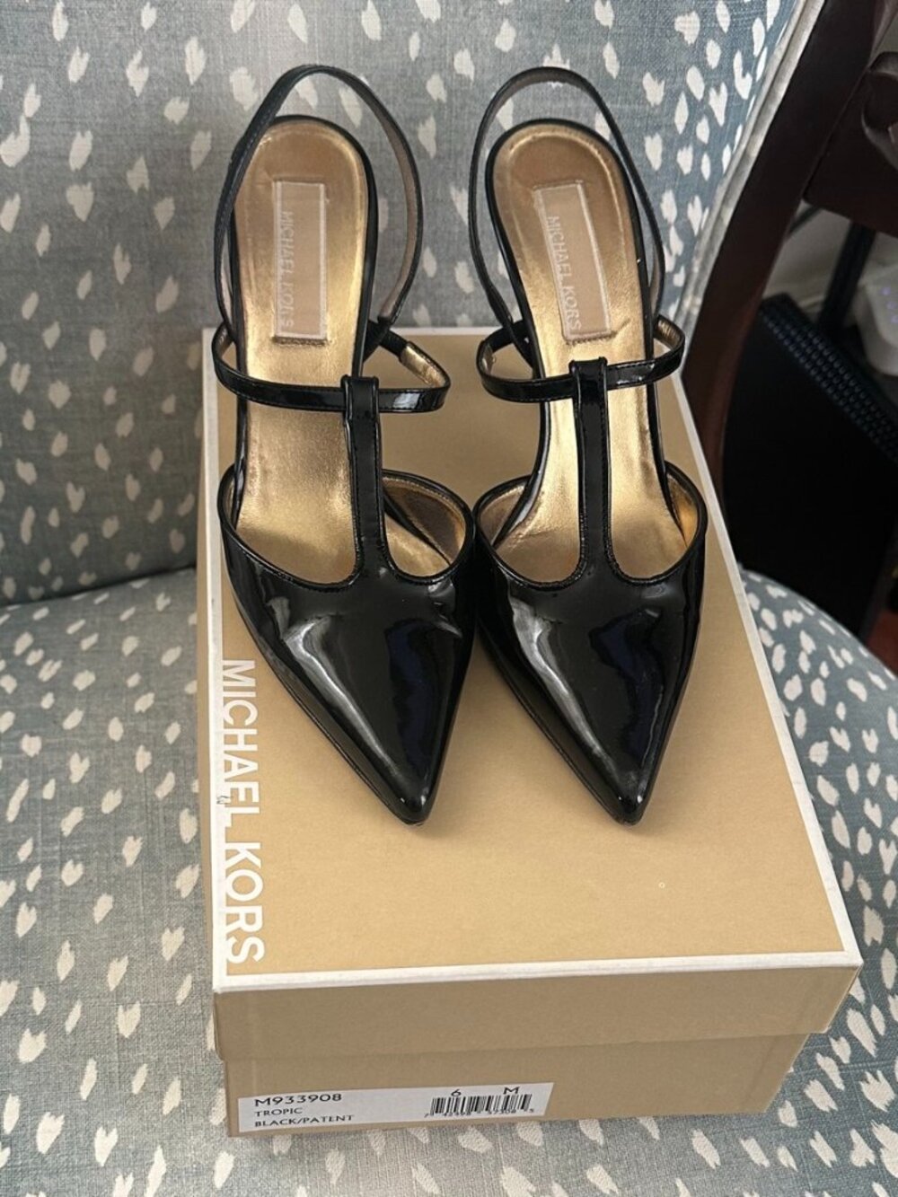 Michael Kors Black Patent Leather Pointed-Toe Heels – Size 6